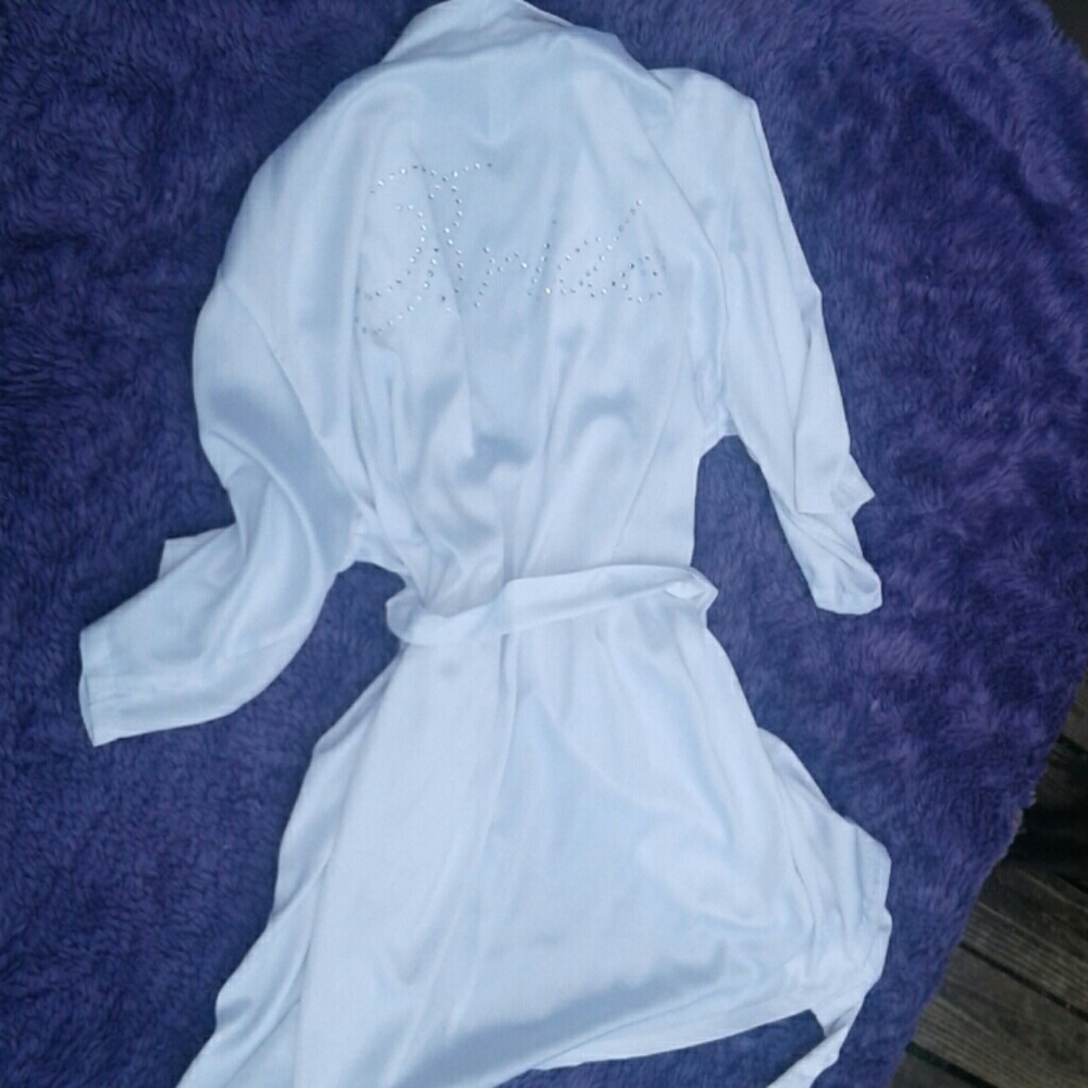 Short Bride Robe - Picture 3 of 4